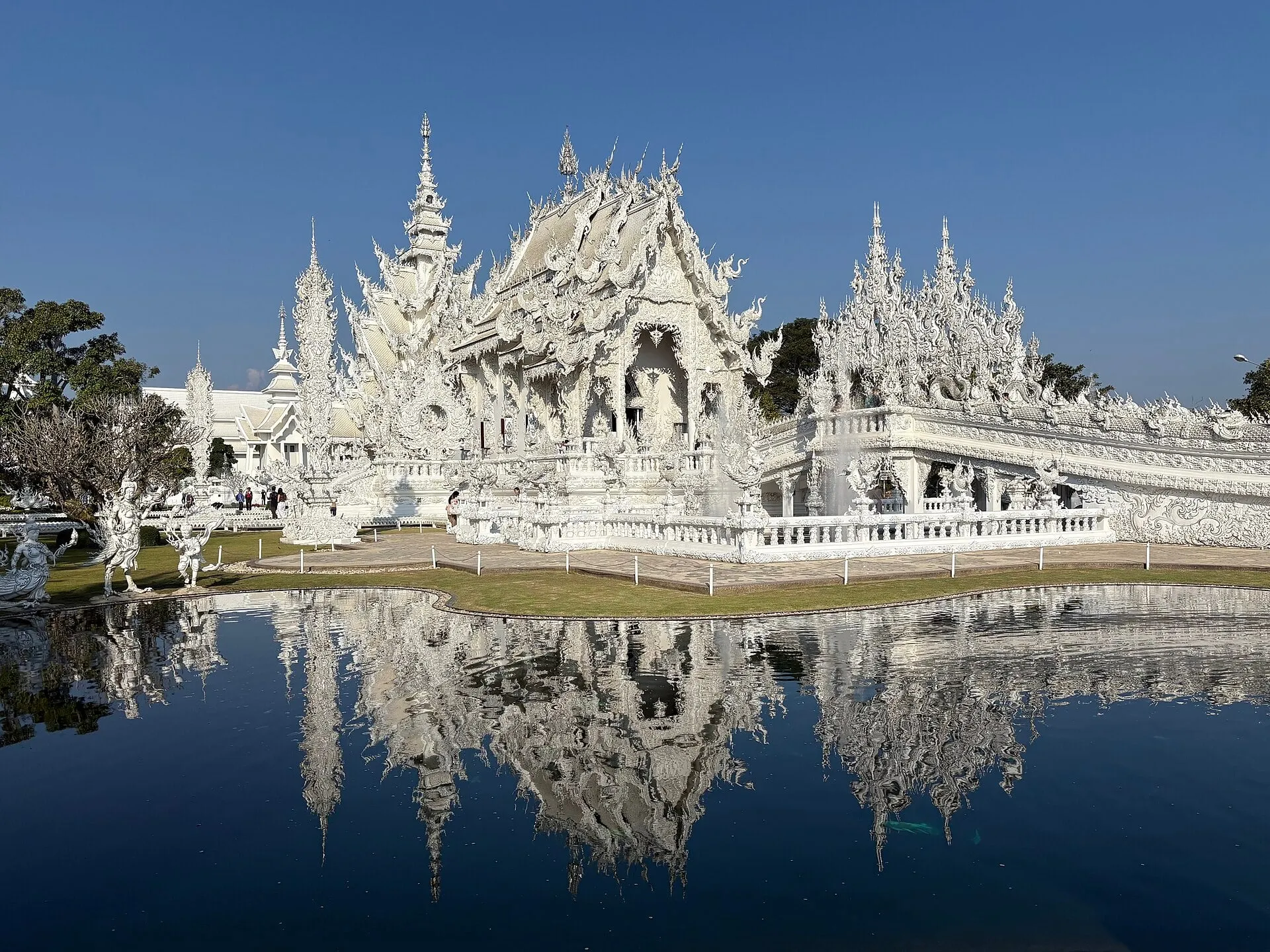 เชียงราย + วัดร่องขุ่น ไป-กลับ
